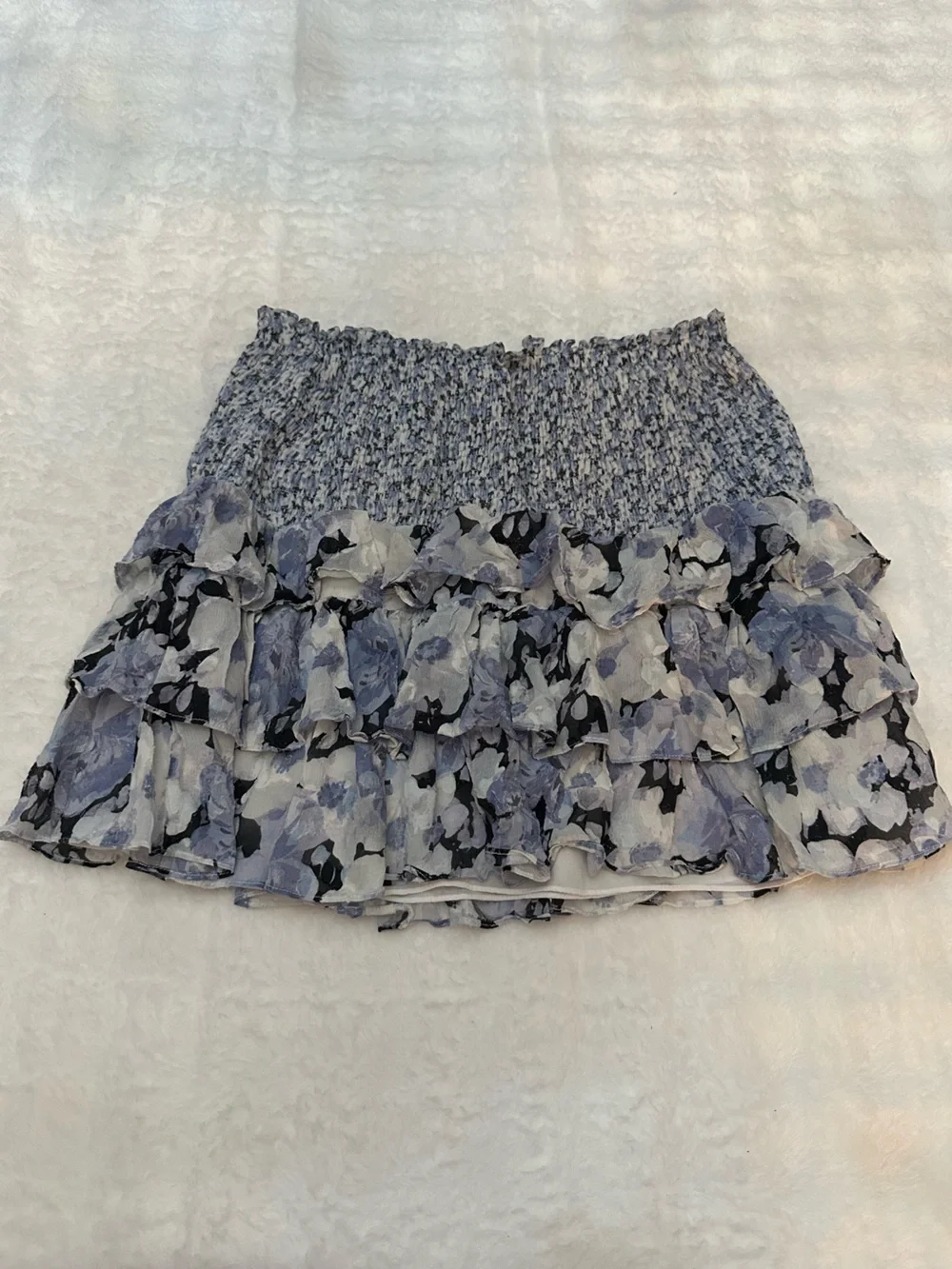 LoveShackFancy Floral Ruffle Smocked Mini Skirt Size Medium 39020